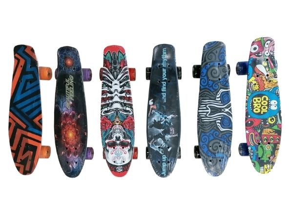 SKATEBOARD SA SVETLECIM TOCKOVIMA 56CM